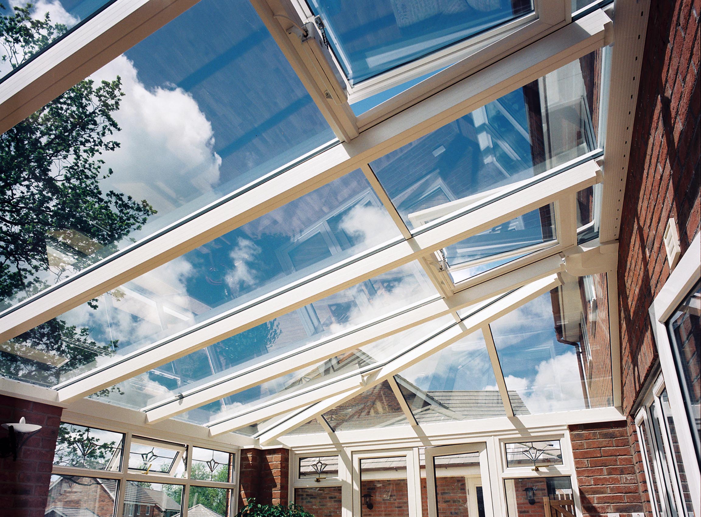 conservatories Redditch - lean to with glass roof